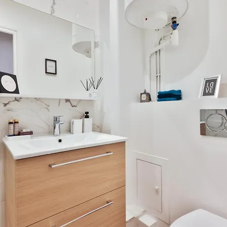 Apartmán Comfortable Near The Center Of