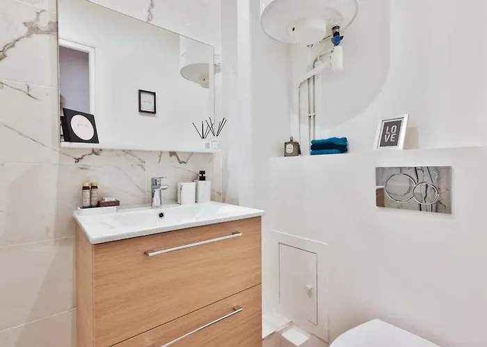 Apartman Comfortable Near The Center Of
